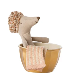Souris grande soeur - Un moment de détente dans son bain - Maileg